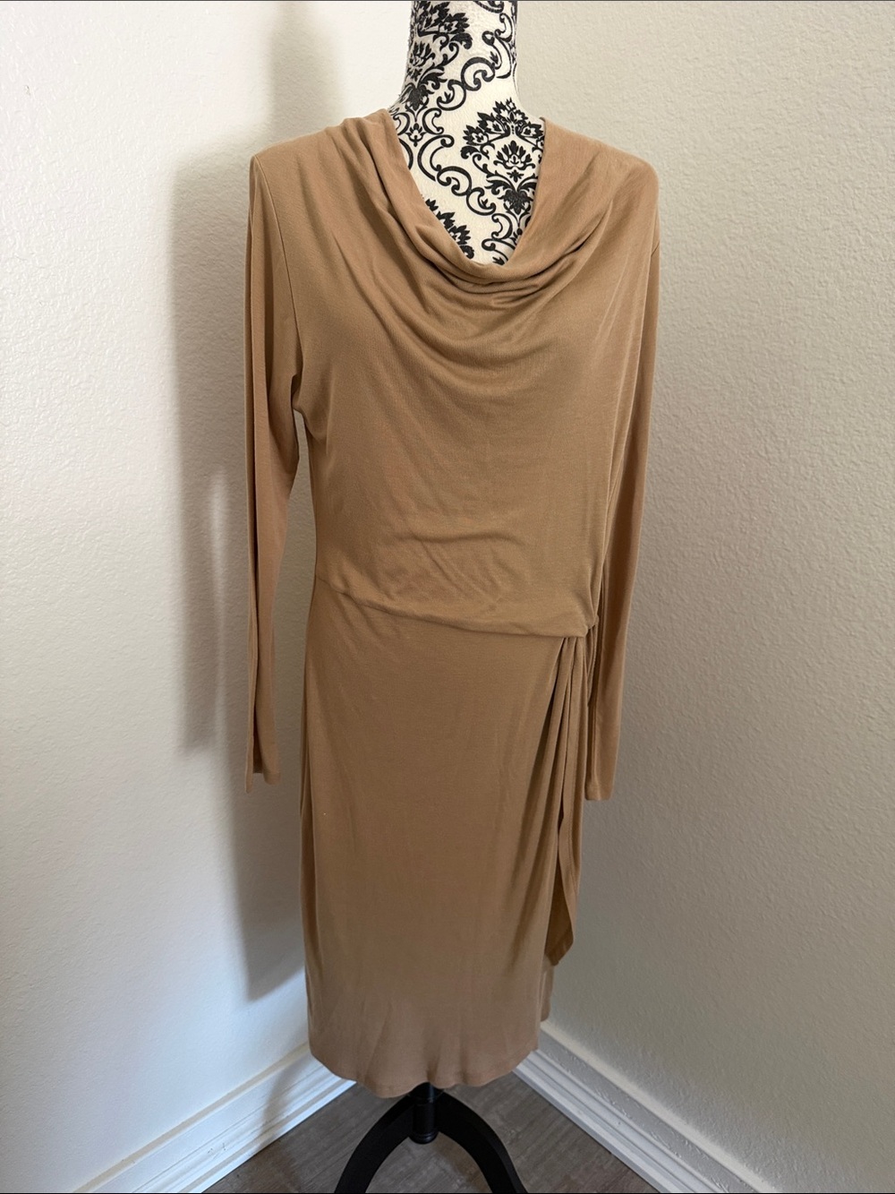 NWT Ted Baker Women’s Neyda in Soft Camel Long-Sleeve Draped Dress Size 3 ( 8 )